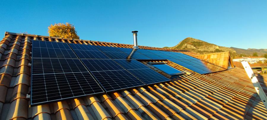 Installation de panneaux solaires photovoltaïques 6kWc à Veynes (05)