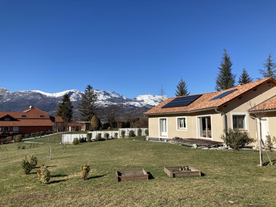 Installation de panneaux solaires photovoltaïques 3 kWc avec batteries à Gap (05)