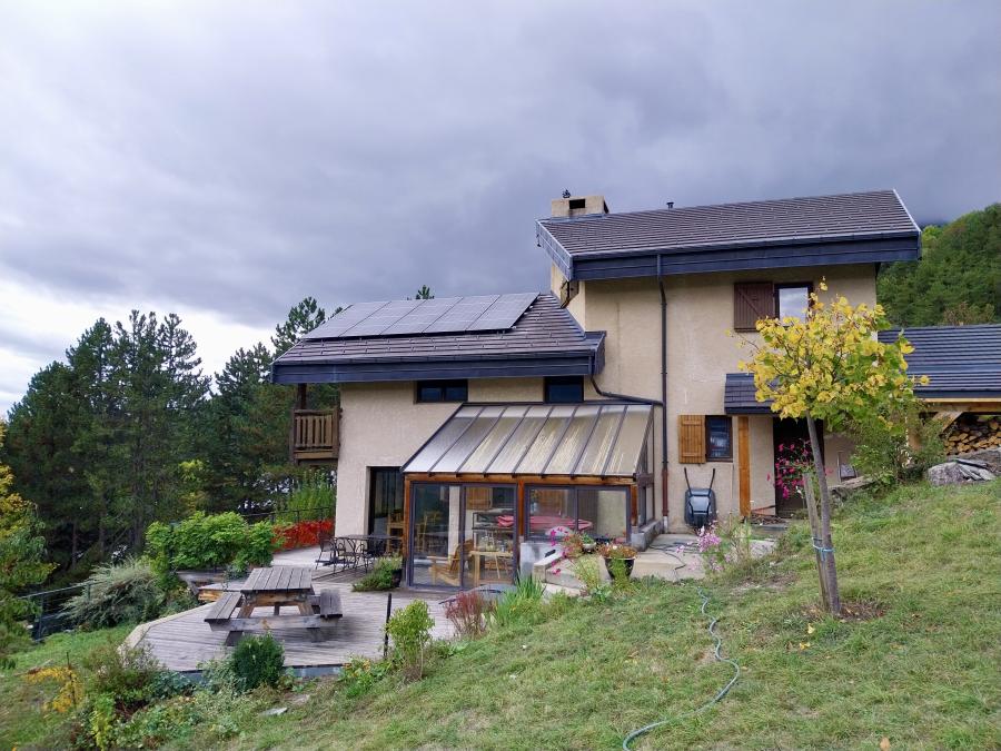 Installation de panneaux solaires photovoltaïques 6kWc à Embrun (05)