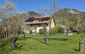 Installation de panneaux solaires photovoltaïques 9 kWc à La Roche des Arnauds (05)